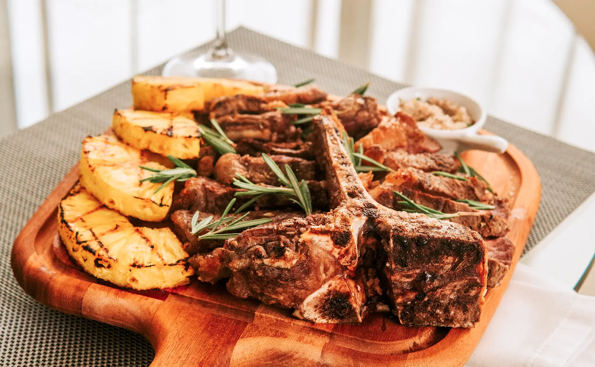 Matured meats, roasted without hurry.